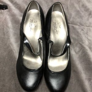 Life Stride Black heels Size:8 wide